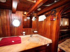 Cabin and bathroom suite of the schooner Santa Barbara