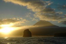 Arrival in Pico at dawn from Faial