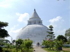 Kiri Vehera stupa in Kataragama